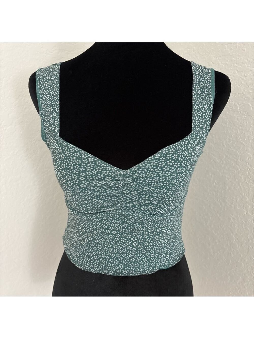 H&M (flawed) Green Ditsy Floral Sweetheart Neck Crop Tank Top – XS – NWT